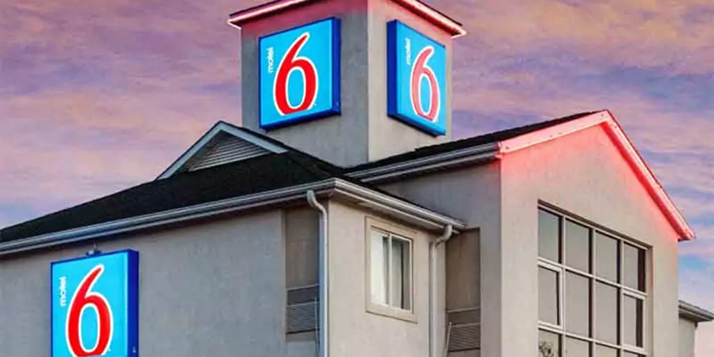 Motel 6 Cabinet Signs by BlinkSigns