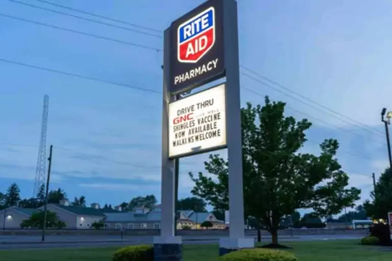 Effective Hospital Wayfinding Signs by BlinkSigns