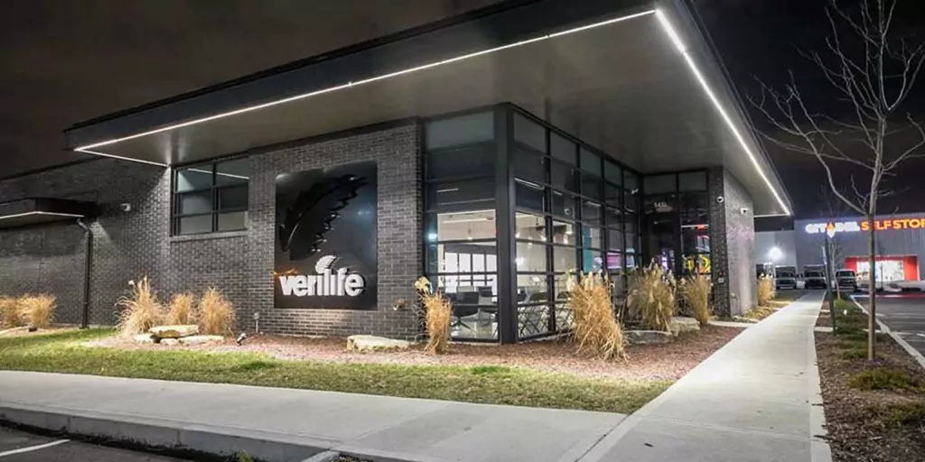 How Pin Mounted Letter Signs Are Being Used for Business Signage