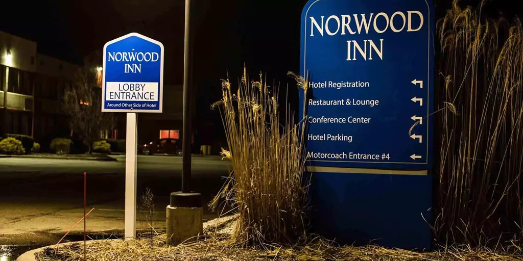 Wayfinding signs for Norwood Inn by BlinkSigns