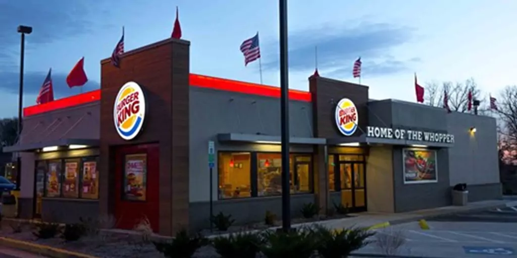 Featured Image: Tips for Restaurant Signs that Shine Above the Competition