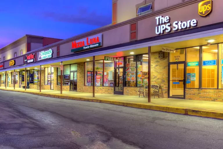 Featured Image:3 Tips for Choosing Exterior Signage Solutions - BlinkSigns