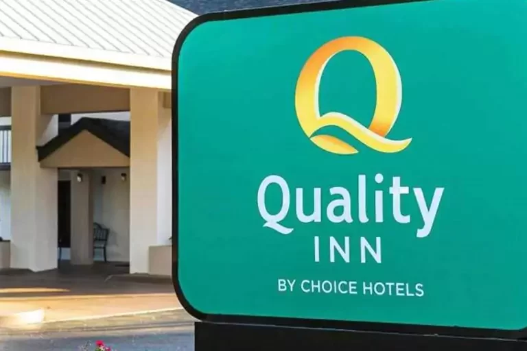 Quality Inn hotel Cabinet Sign by BlinkSigns