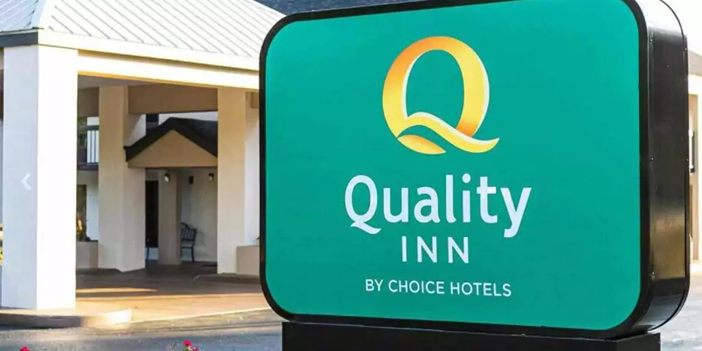 Quality Inn hotel Cabinet Sign by BlinkSigns