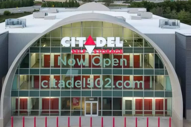 Featured Image: Digital Sign Maintenance and Damage Prevention