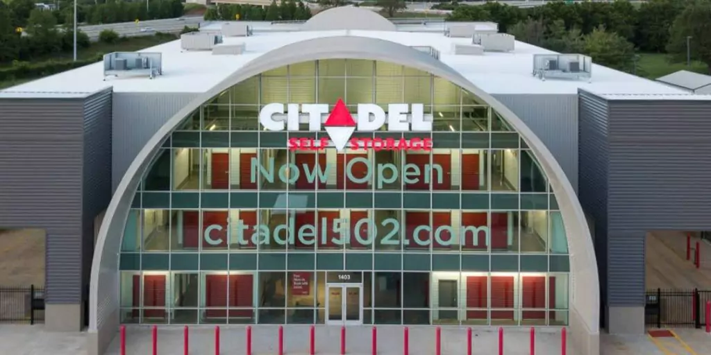 Featured Image: Digital Sign Maintenance and Damage Prevention