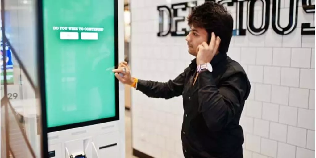 featured Image: 6 Reasons Why Restaurants Should Adopt Digital Menu Boards